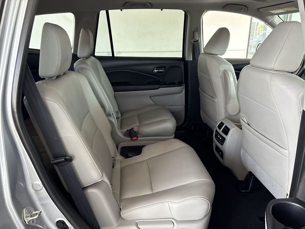 Thumbnail: 2019 Honda Pilot - 20