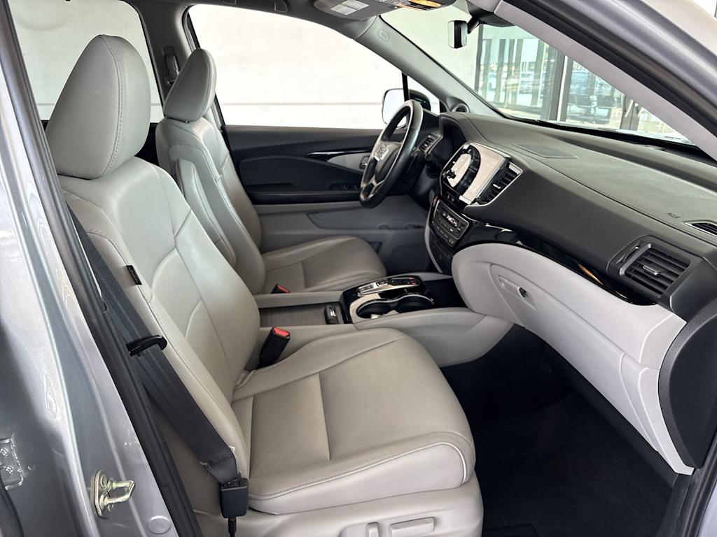 Thumbnail: 2019 Honda Pilot - 11