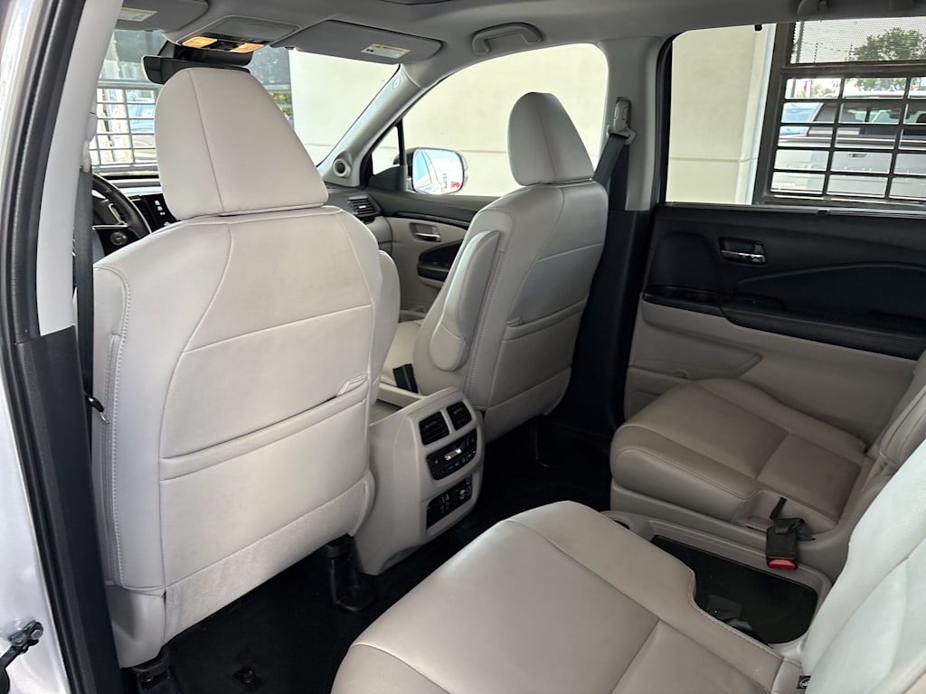 Thumbnail: 2019 Honda Pilot - 12