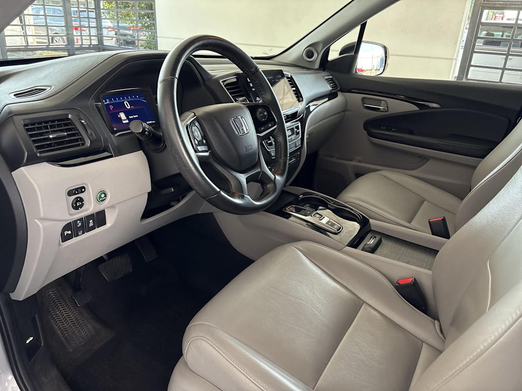 Thumbnail: 2019 Honda Pilot - 2