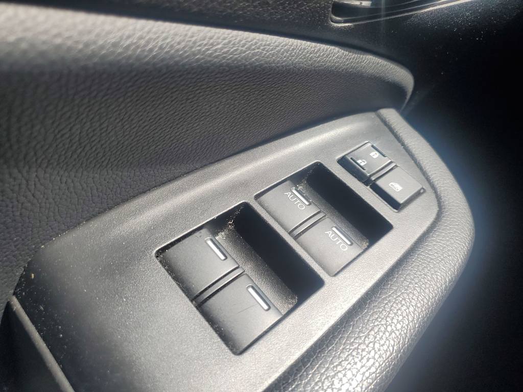 Thumbnail: 2018 Honda Pilot - 25