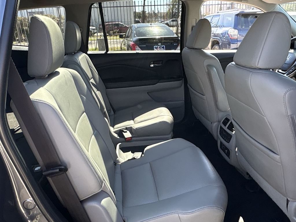 Thumbnail: 2016 Honda Pilot - 33