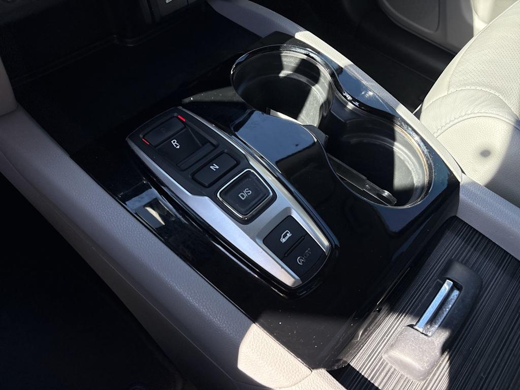 Thumbnail: 2016 Honda Pilot - 16