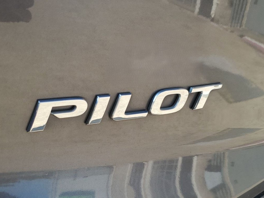 Thumbnail: 2017 Honda Pilot - 7