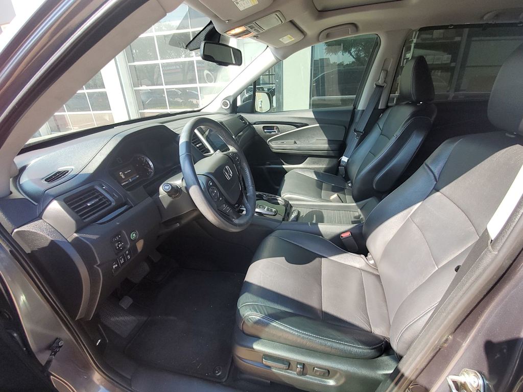 Thumbnail: 2017 Honda Pilot - 10