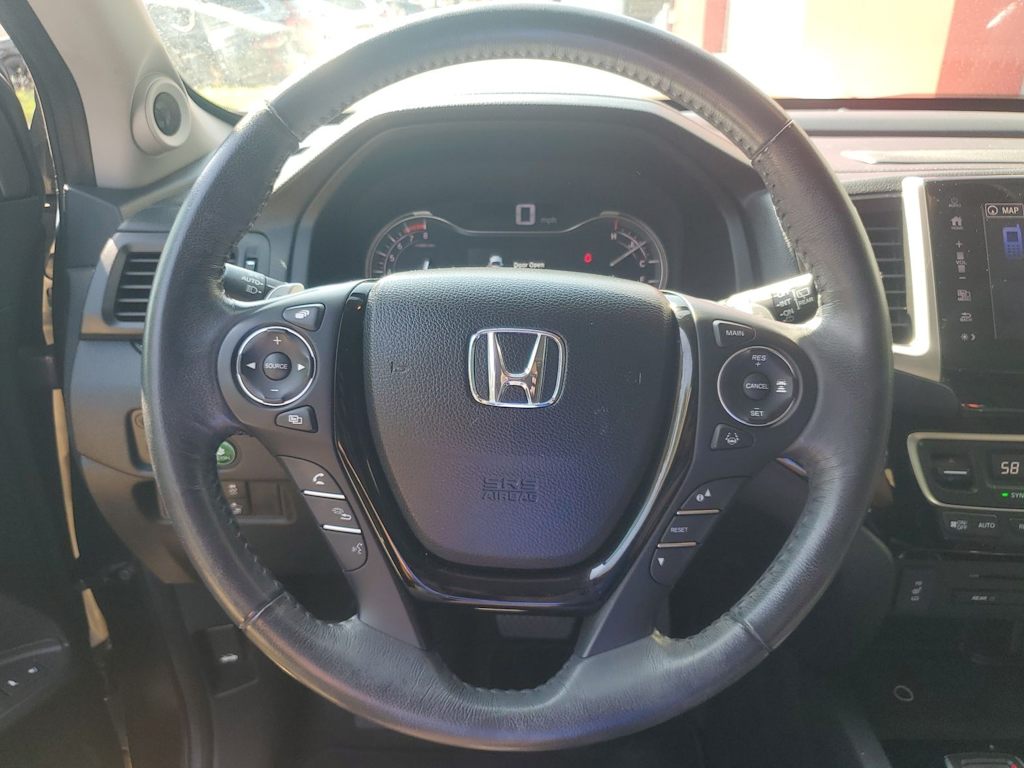 Thumbnail: 2017 Honda Pilot - 9