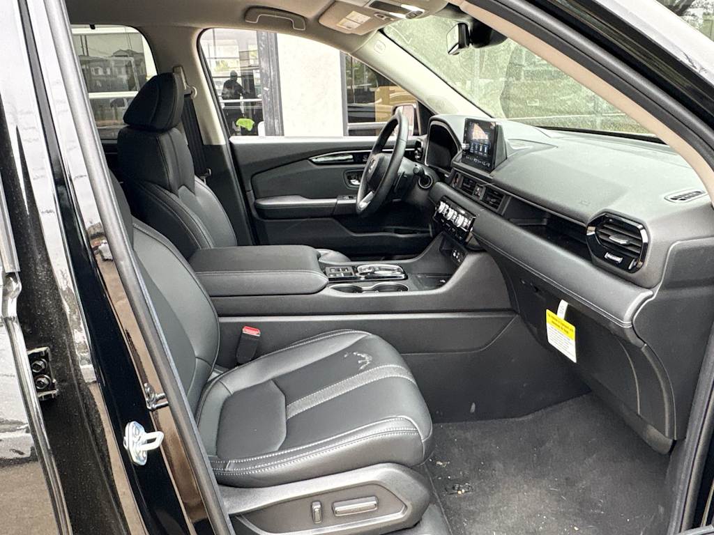 Thumbnail: 2025 Honda Pilot - 11