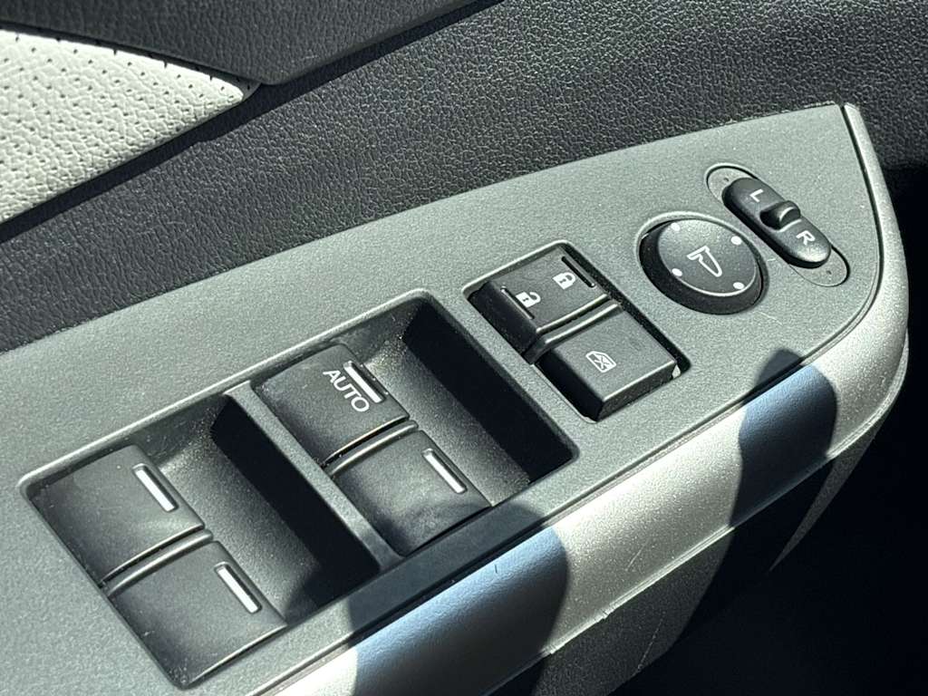 Thumbnail: 2016 Honda CR-V - 23