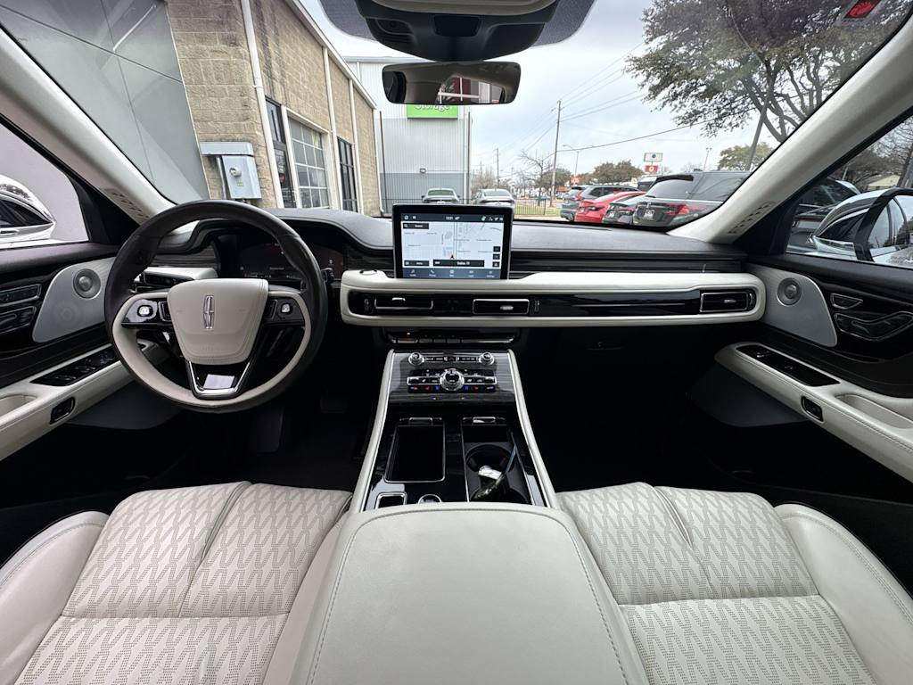 Thumbnail: 2022 Lincoln Aviator - 9