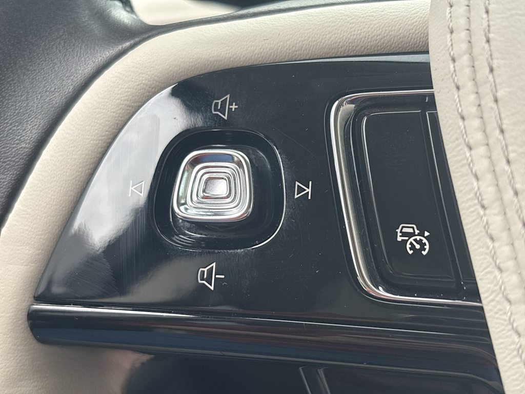 Thumbnail: 2022 Lincoln Aviator - 36