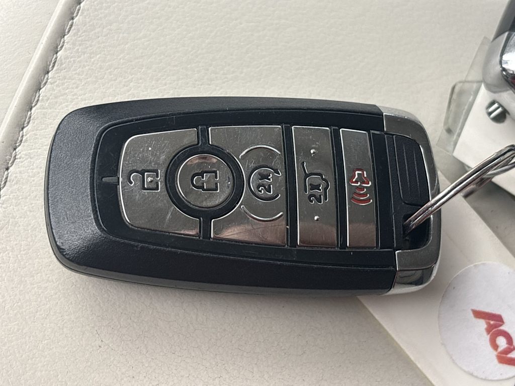 Thumbnail: 2022 Lincoln Aviator - 18