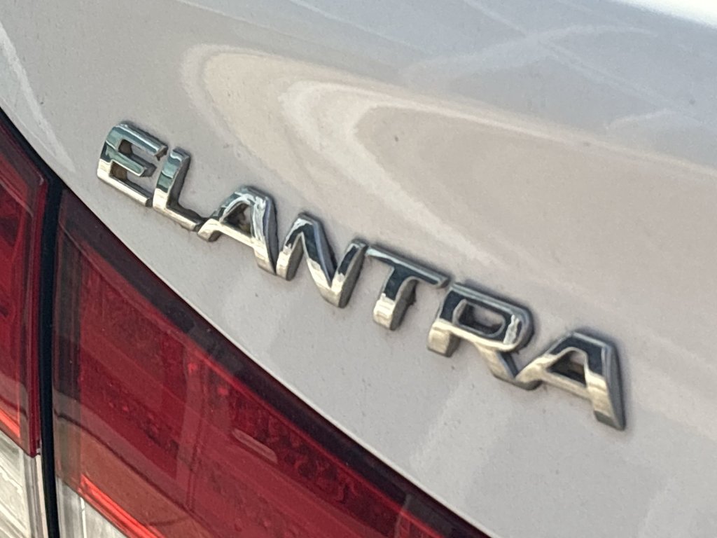 Thumbnail: 2011 Hyundai Elantra - 7