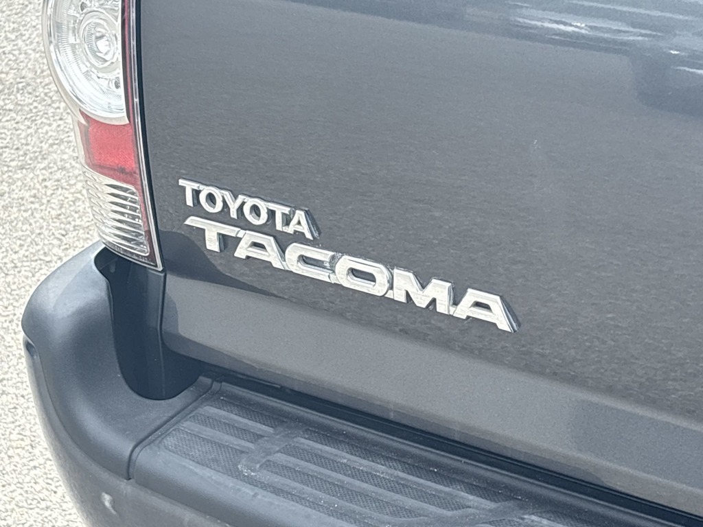 Thumbnail: 2013 Toyota Tacoma - 6