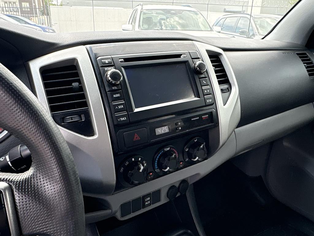 Thumbnail: 2013 Toyota Tacoma - 9
