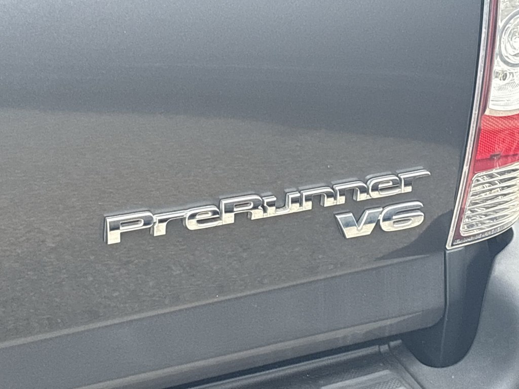 Thumbnail: 2013 Toyota Tacoma - 17