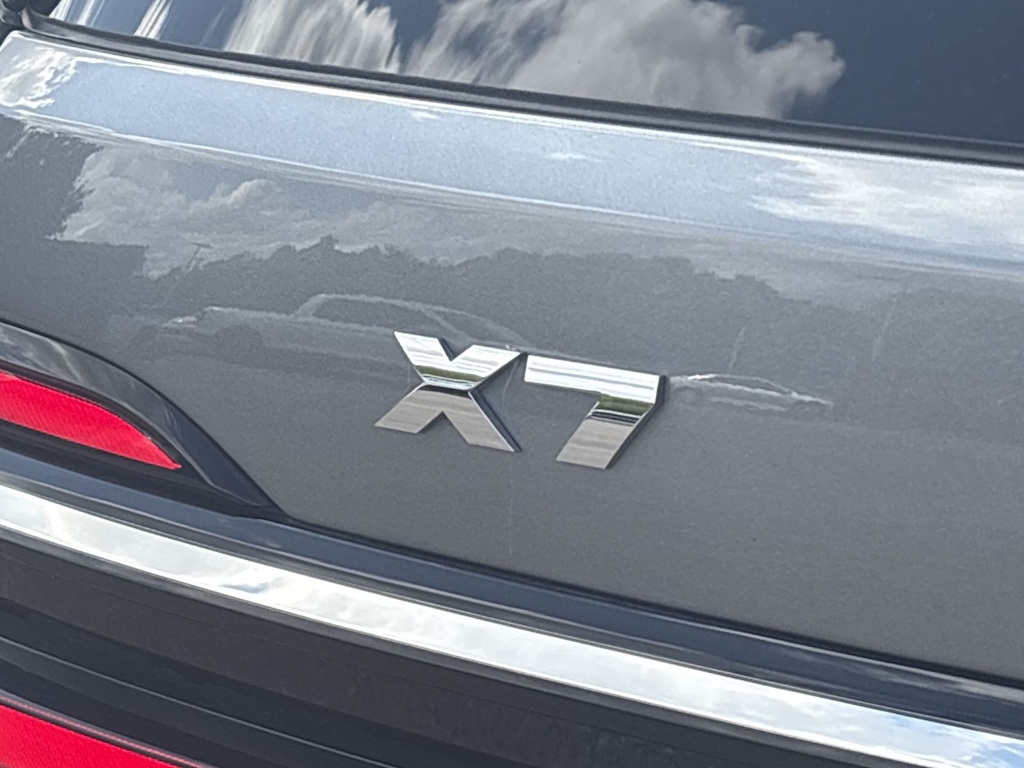 Thumbnail: 2023 BMW X7 - 7