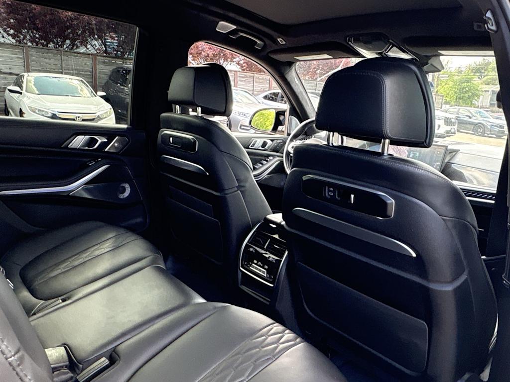 Thumbnail: 2023 BMW X7 - 9