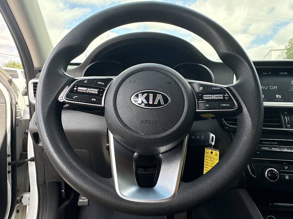 Thumbnail: 2019 Kia Optima - 9