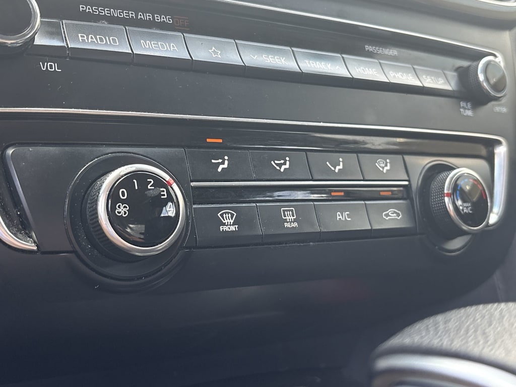 Thumbnail: 2019 Kia Optima - 25