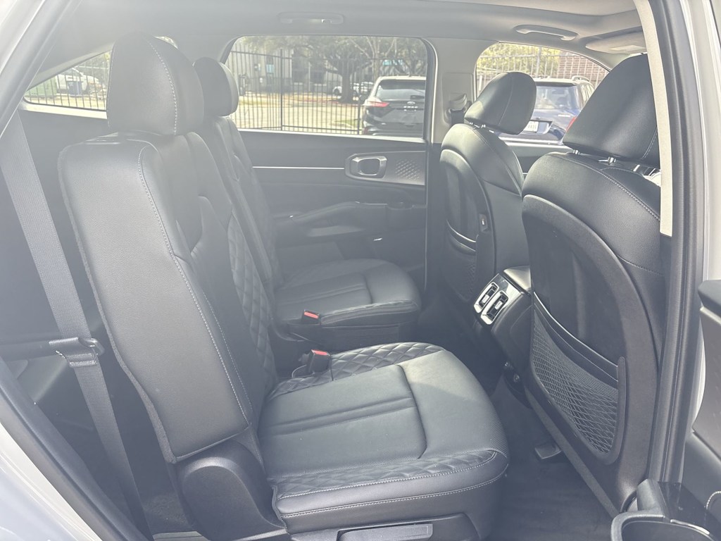 Thumbnail: 2022 Kia Sorento - 19