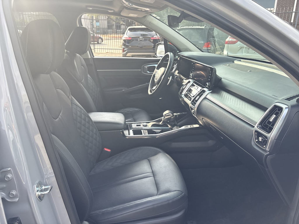 Thumbnail: 2022 Kia Sorento - 11