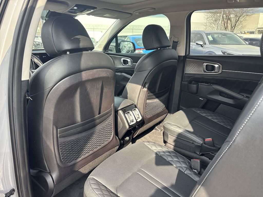 Thumbnail: 2022 Kia Sorento - 12