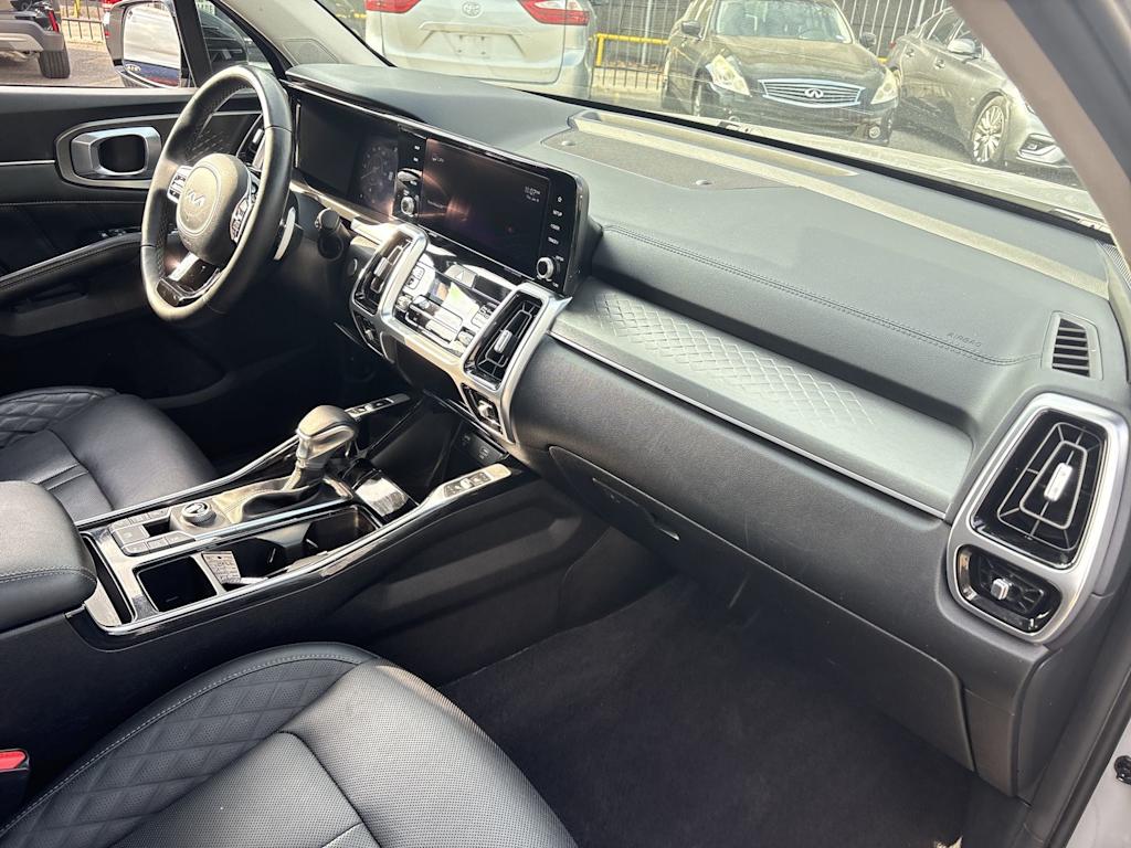 Thumbnail: 2022 Kia Sorento - 13