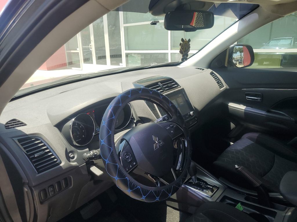 Thumbnail: 2023 Mitsubishi Outlander Sport - 2