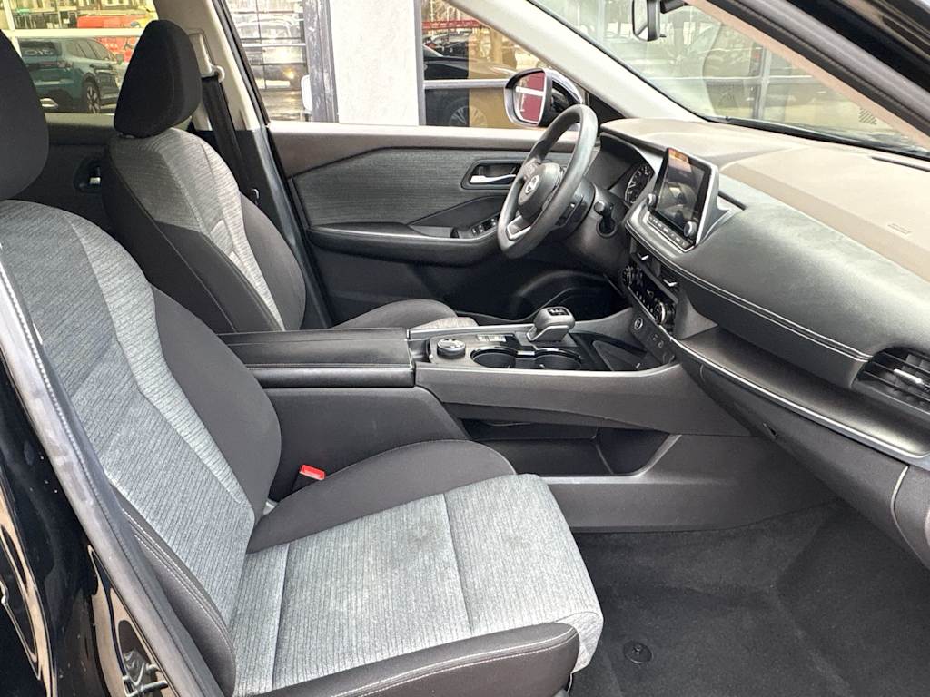 Thumbnail: 2023 Nissan Rogue - 11