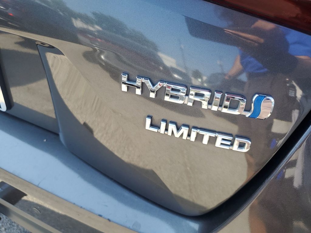 Thumbnail: 2019 Toyota Prius - 18