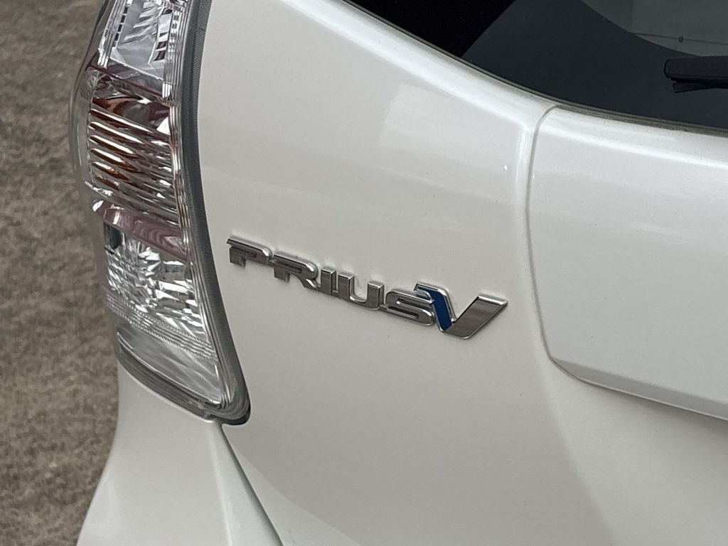 Thumbnail: 2012 Toyota Prius v - 7