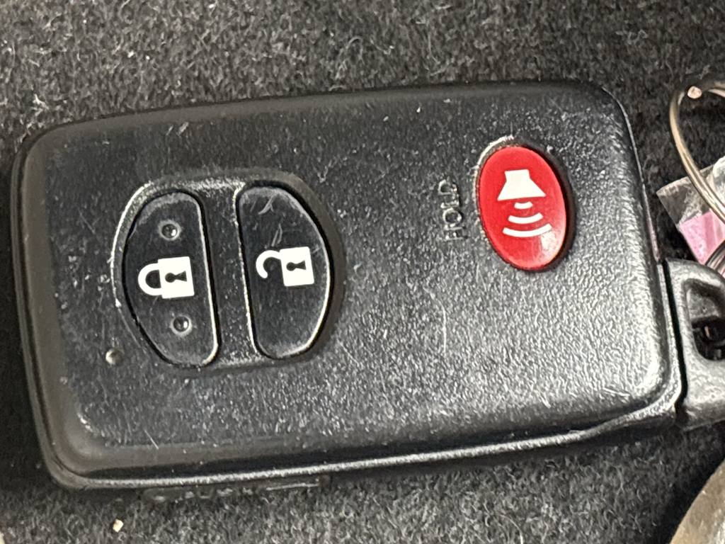 Thumbnail: 2012 Toyota Prius v - 19