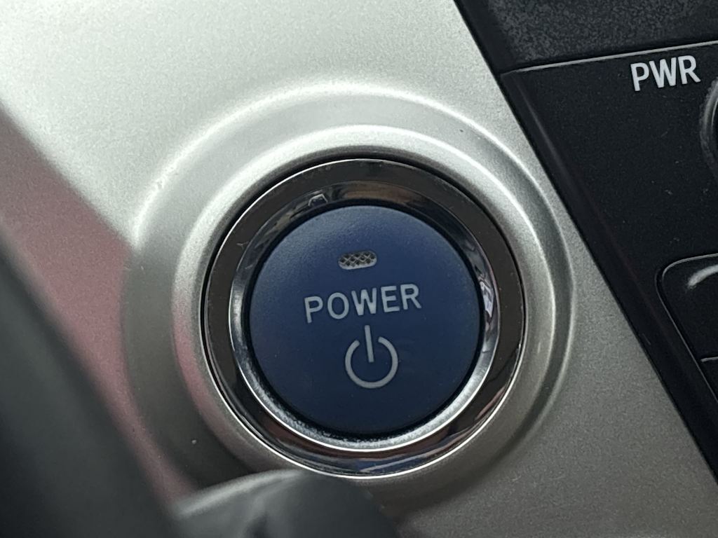 Thumbnail: 2012 Toyota Prius v - 37