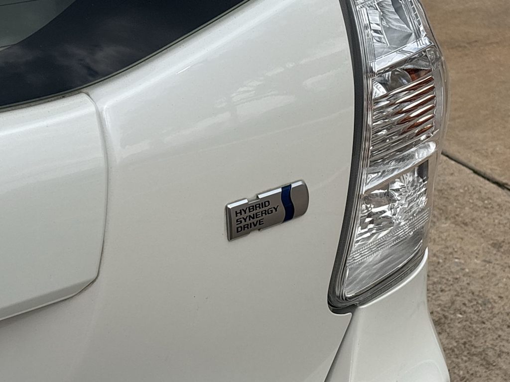 Thumbnail: 2012 Toyota Prius v - 32