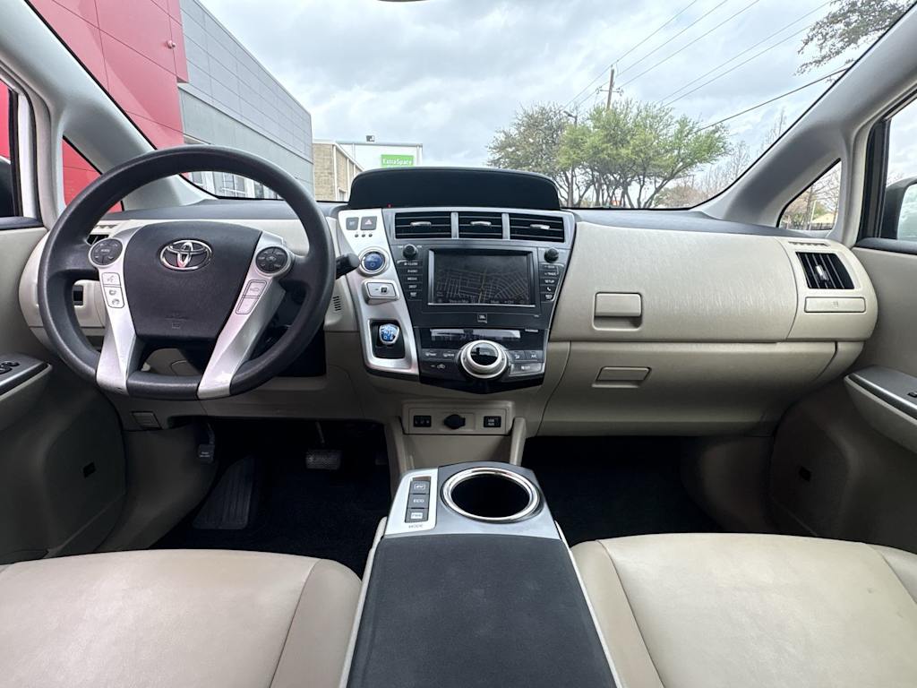 Thumbnail: 2012 Toyota Prius v - 9