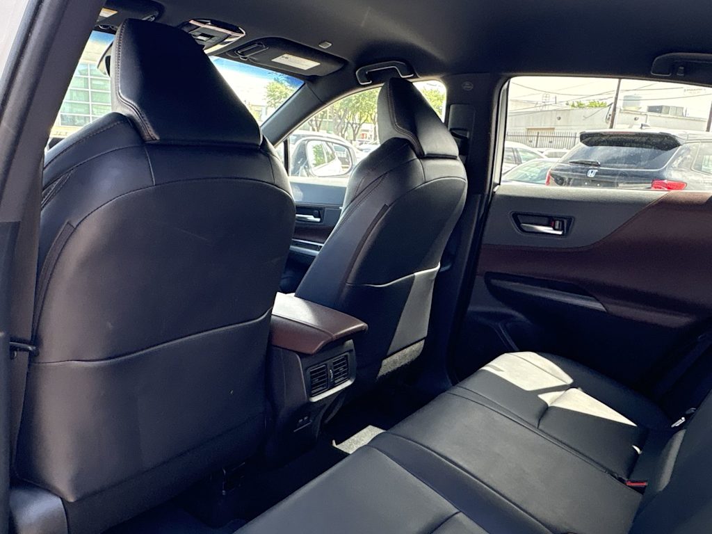 Thumbnail: 2024 Toyota Venza - 12