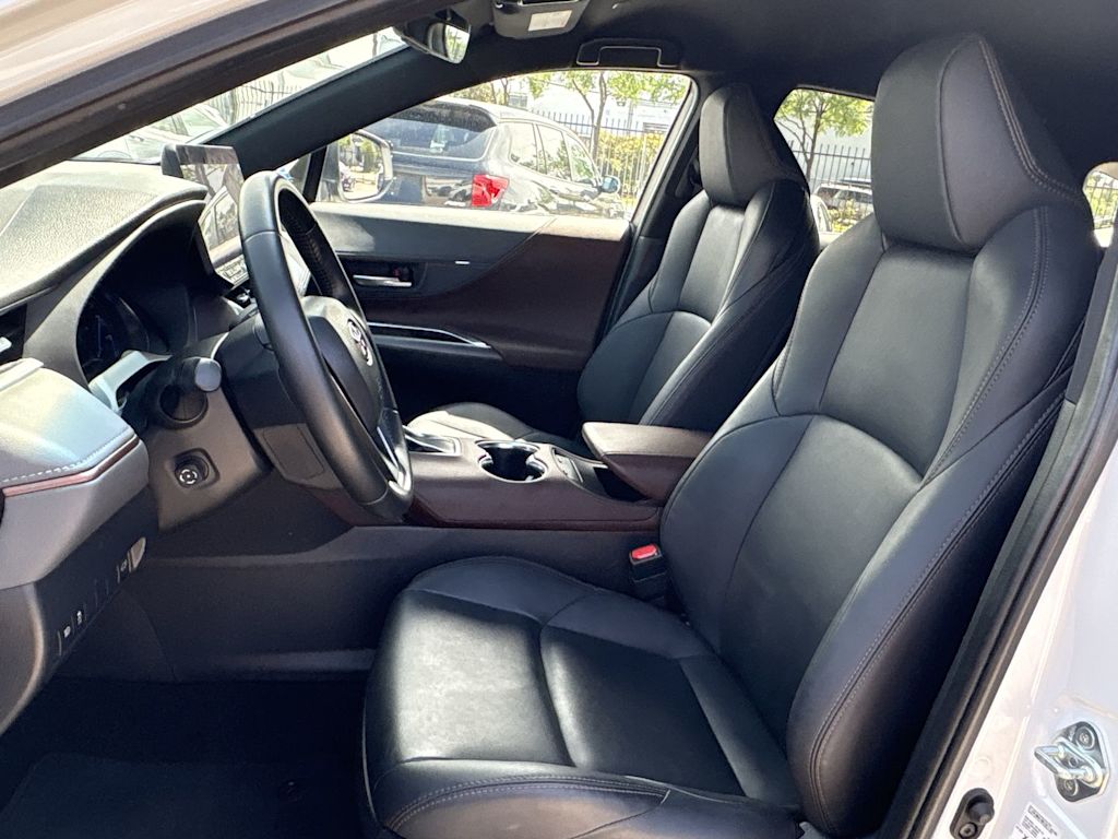 Thumbnail: 2024 Toyota Venza - 10