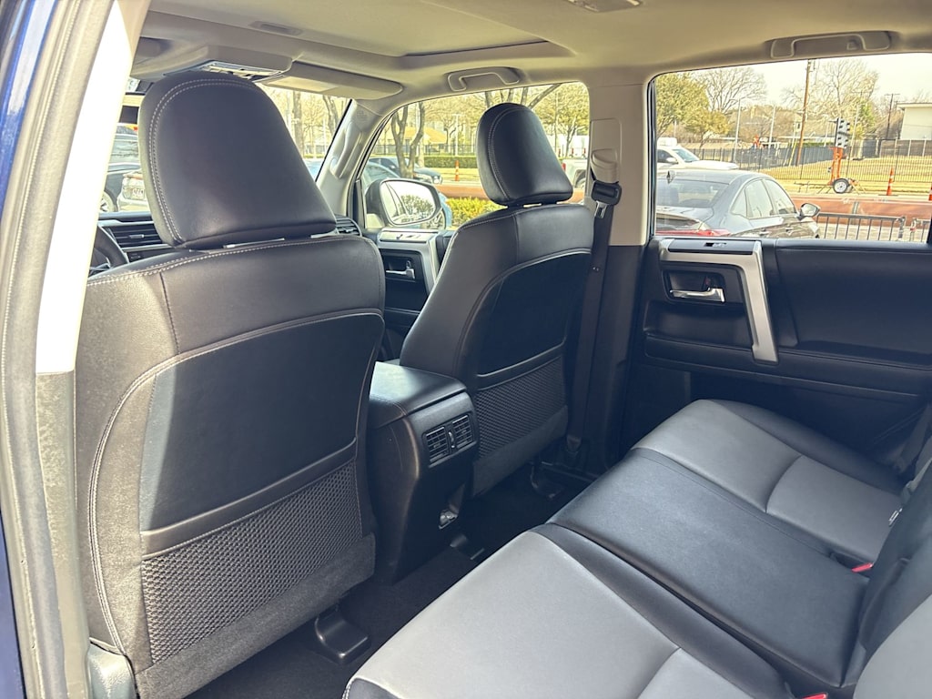 Thumbnail: 2023 Toyota 4Runner - 12