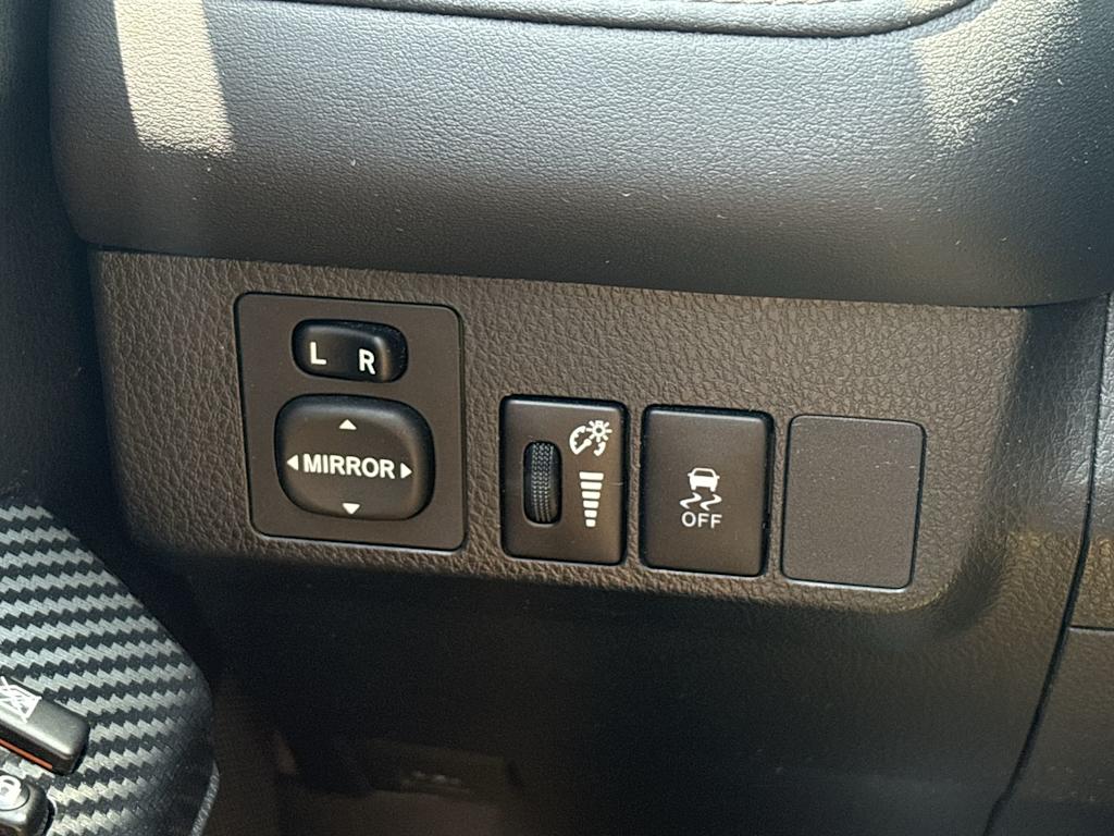 Thumbnail: 2014 Toyota RAV4 - 19