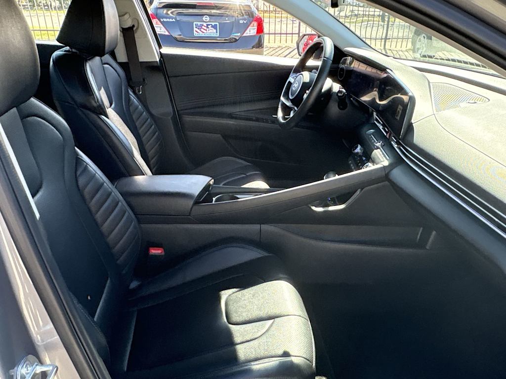 Thumbnail: 2024 Hyundai Elantra - 10