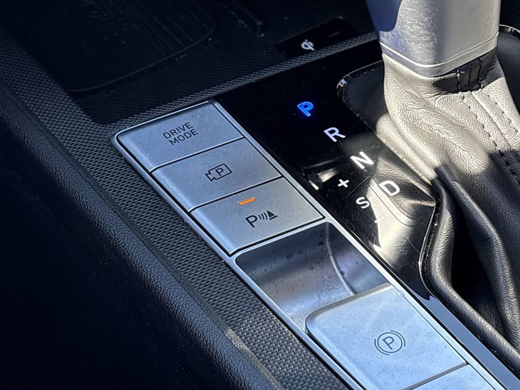 Thumbnail: 2024 Hyundai Elantra - 17