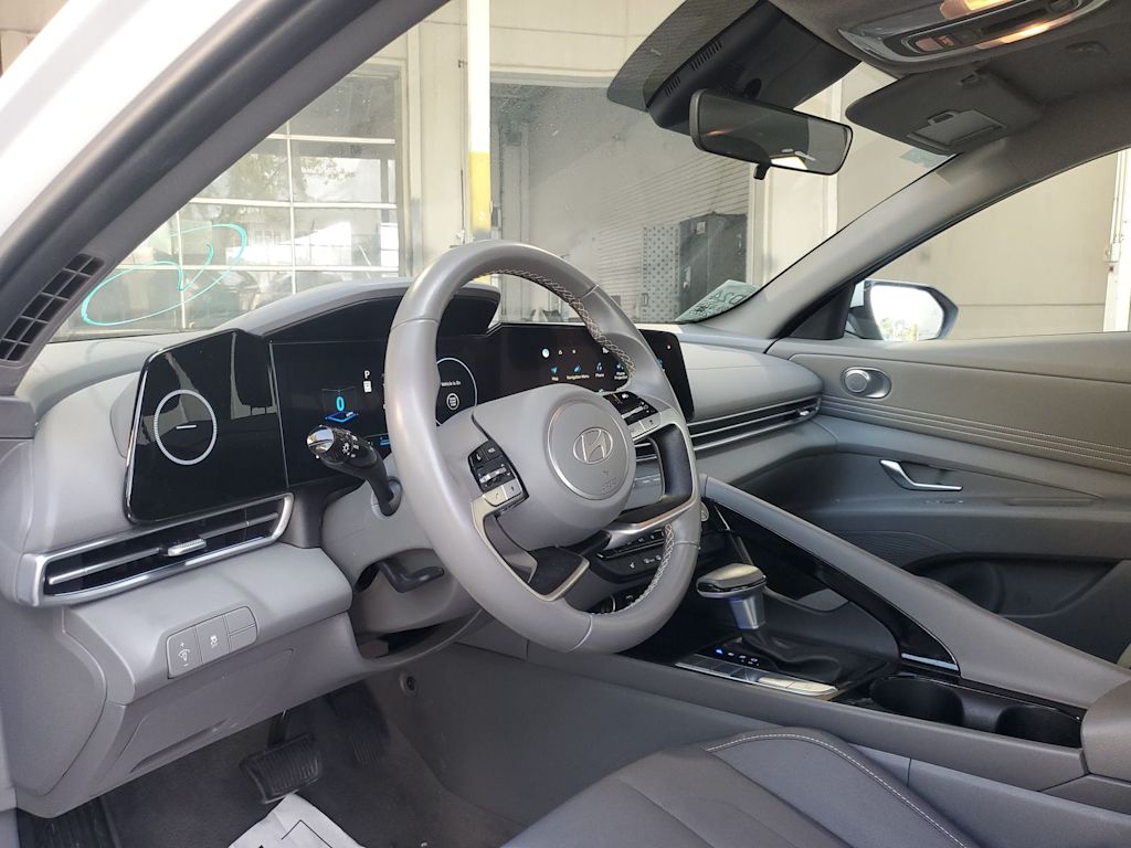 Thumbnail: 2025 Hyundai Elantra - 2