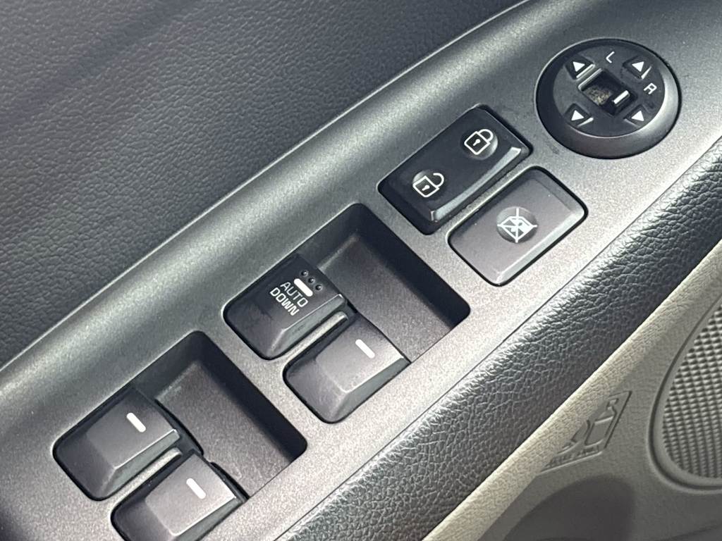 Thumbnail: 2016 Kia Forte - 23