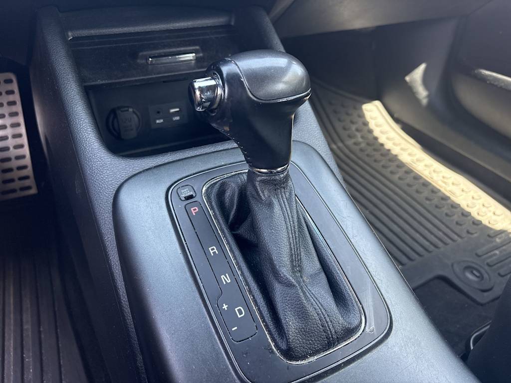 Thumbnail: 2016 Kia Forte - 11