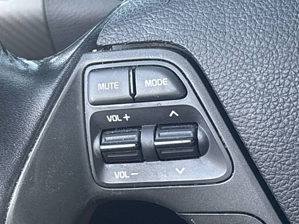 Thumbnail: 2016 Kia Forte - 21