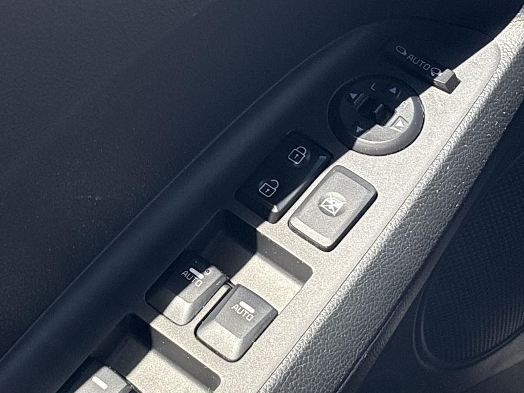 Thumbnail: 2016 Kia Forte - 25