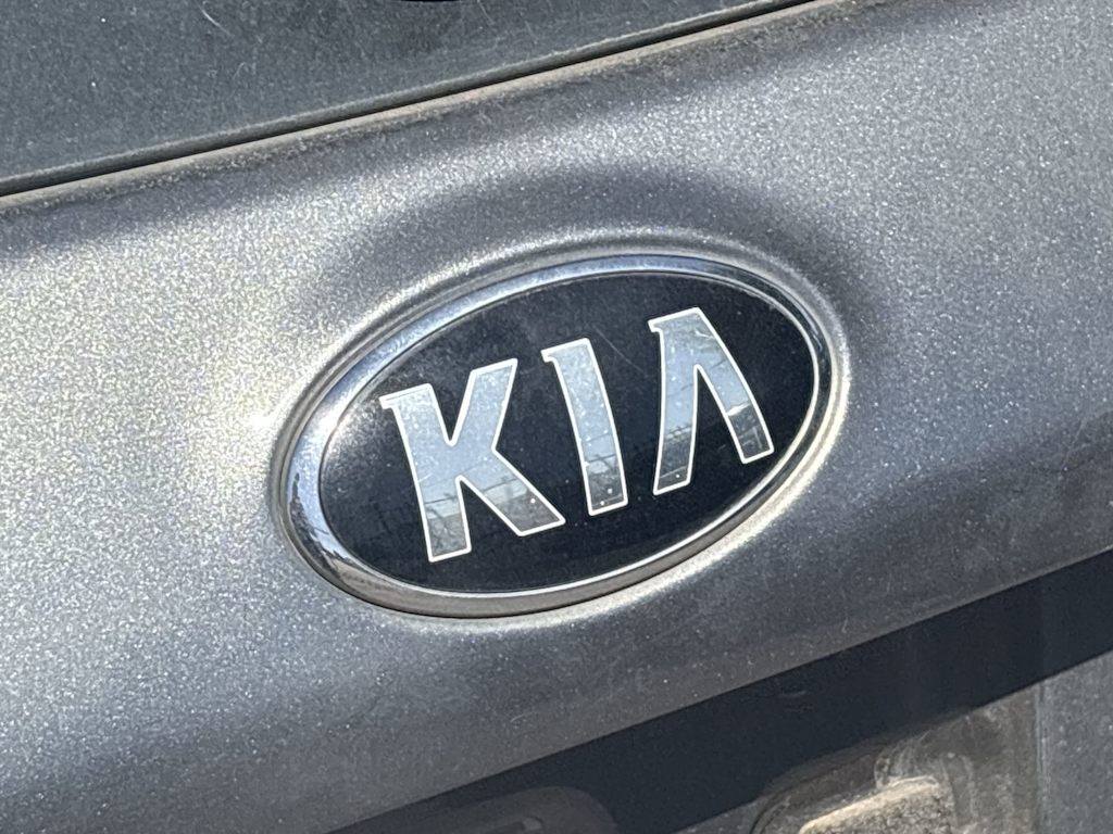 Thumbnail: 2016 Kia Forte - 18
