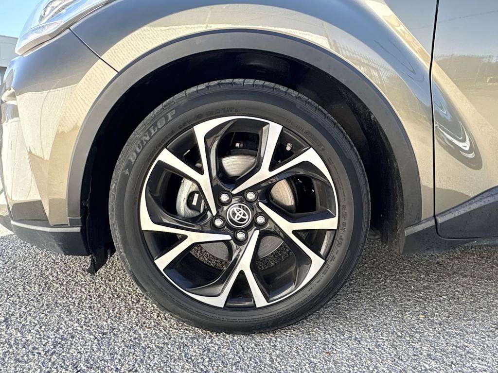 Thumbnail: 2021 Toyota C-HR - 8