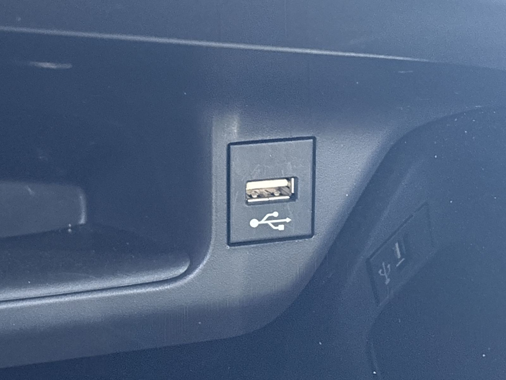 Thumbnail: 2021 Toyota C-HR - 37