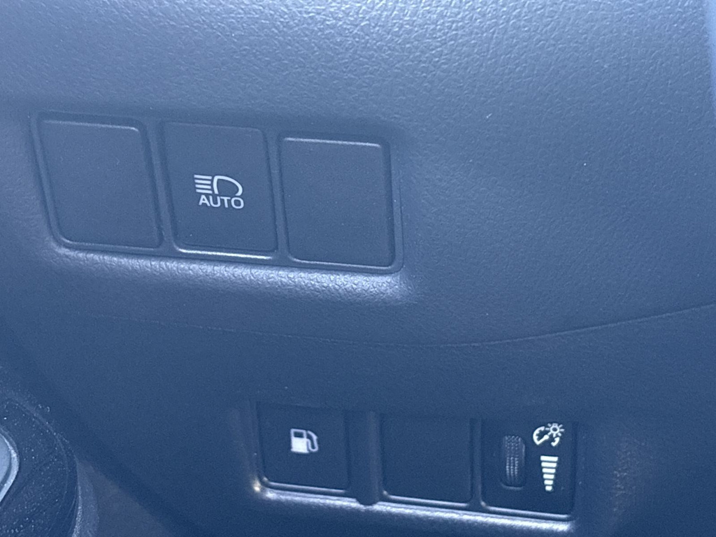 Thumbnail: 2021 Toyota C-HR - 34